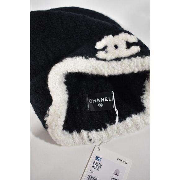 Chanel 23B Cashmere Silk Black White CC Logo Fold Over Beanie Winter Hat Cloche - Picture 9 of 10